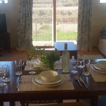 Ta' Frencu 3 Bed With Open Country Views アパート