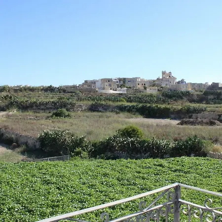 Ta' Frencu 3 Bed With Open Country Views アパート ガルブ