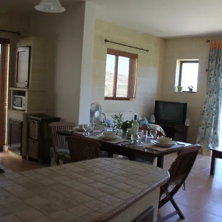 アパート Ta' Frencu 3 Bed With Open Country Views ガルブ