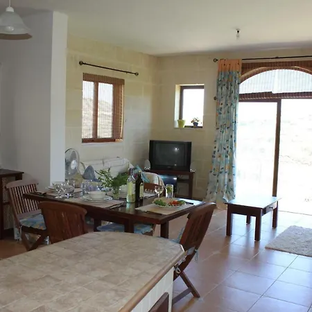 Ta' Frencu 3 Bed With Open Country Views アパート *